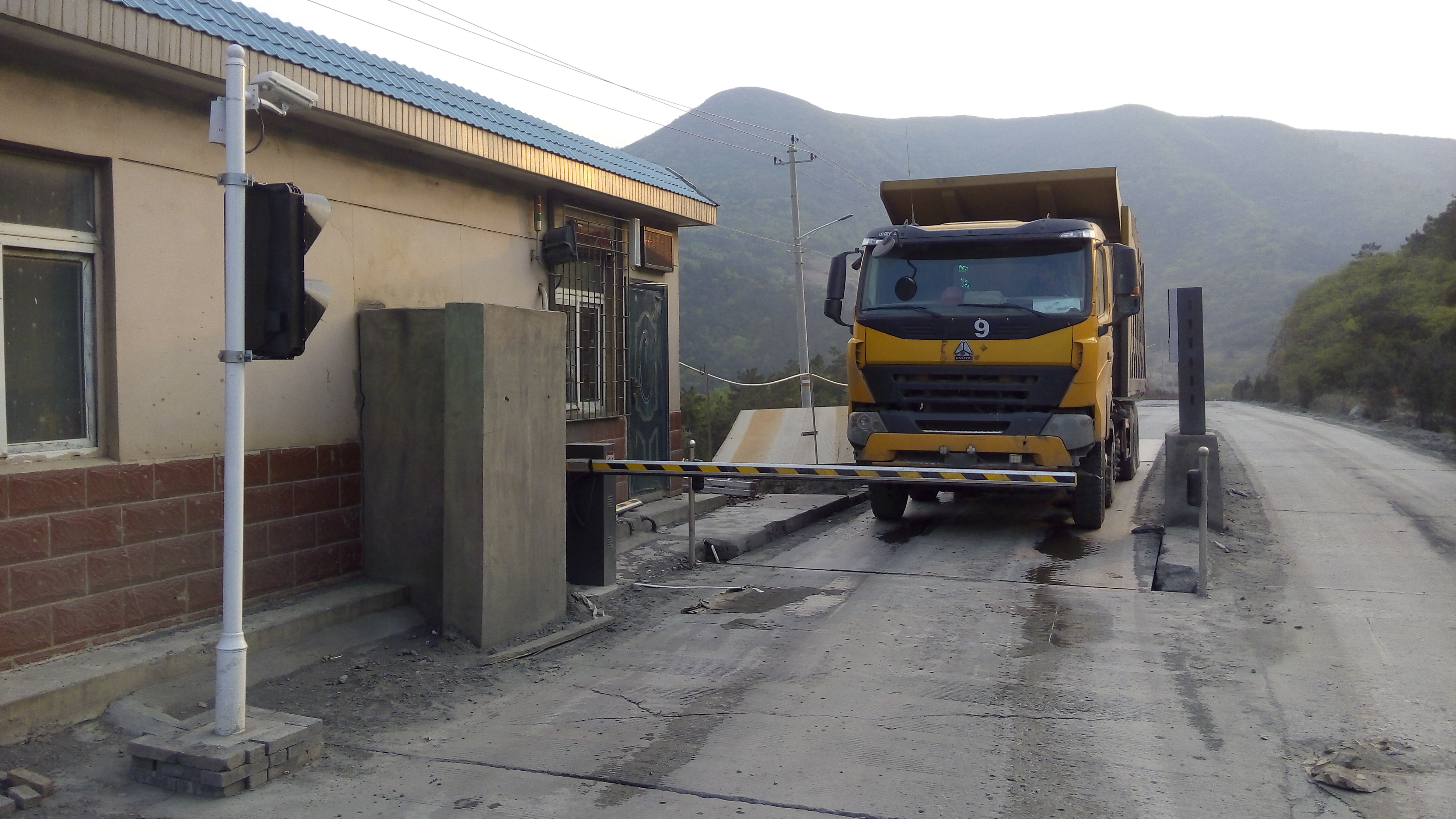 無人值守自動化稱重管理系統(tǒng) 無人值守自動化稱重管理系統(tǒng)