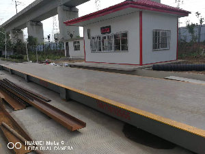 河南地磅廠家|河南力之鑫100噸地磅安裝 河南地磅廠家|河南力之鑫100噸地磅安裝